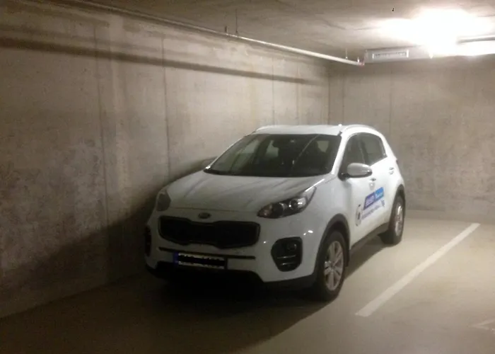 Onsite Free Garage Parking, 10min Centre By Bus * Praga